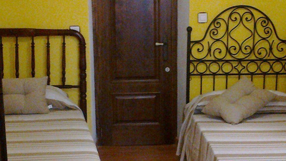 Hostal Los Aromas Villena Quarto foto